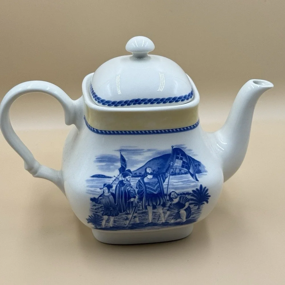 Churchill American Millennium Collection Teapot Vintage Nancy Meyers Style